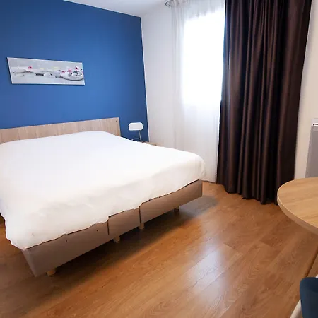 Residhome Ferrand Gergovia Apart-hotel 3*